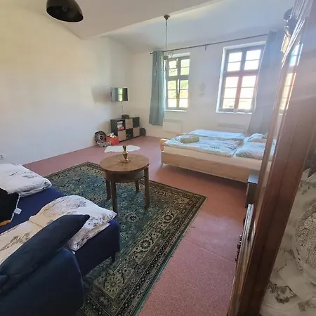 Chateau Moravany - Apartmany, Teepee A Wellness * Ronov Nad Doubravou