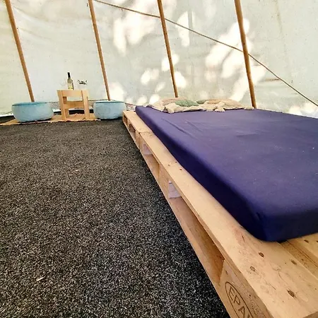 Hotel Chateau Moravany - Apartmany, Teepee A Wellness Ronov Nad Doubravou