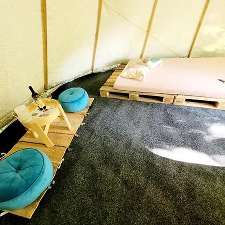 Chateau Moravany - Apartmany, Teepee A Wellness