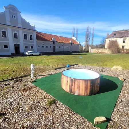 Hotel Chateau Moravany - Apartmany, Teepee A Wellness